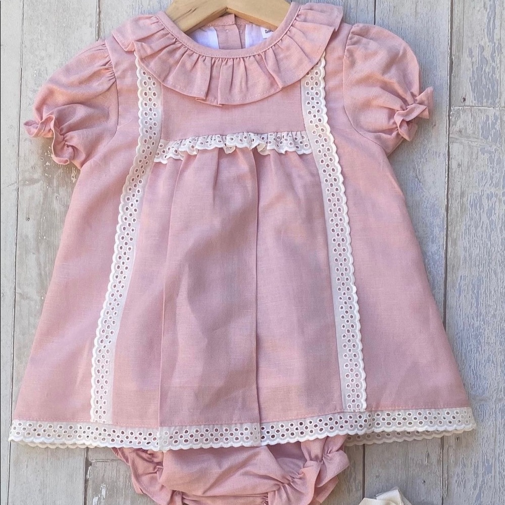 beautiful Spanish dress brand Doña Carmen